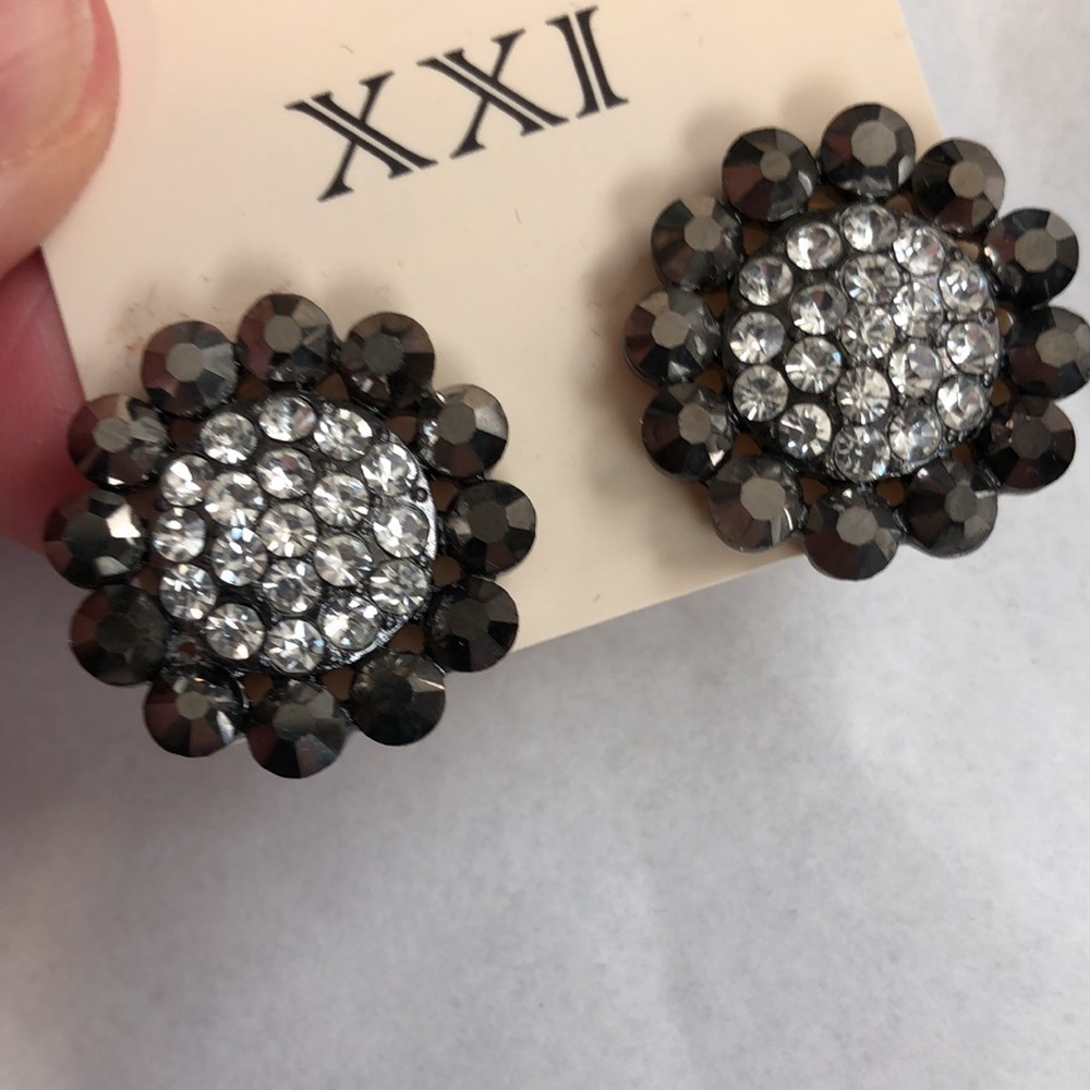 XXI Pierced Earrings Dark Grey/Clear - Picture 2 of 4